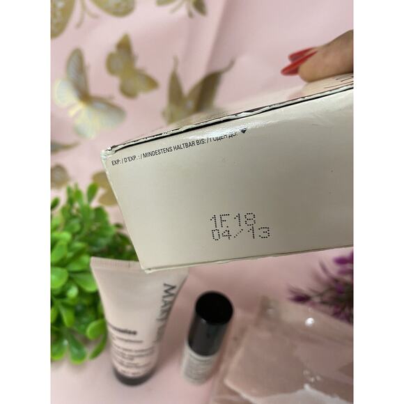 Mary Kay Timewise Mini Even Complexion Set Mask Essence Headband Expired 4/13 - Picture 4 of 6